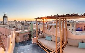 Mama Lova Hôtel, Riad, Restaurant&Spa